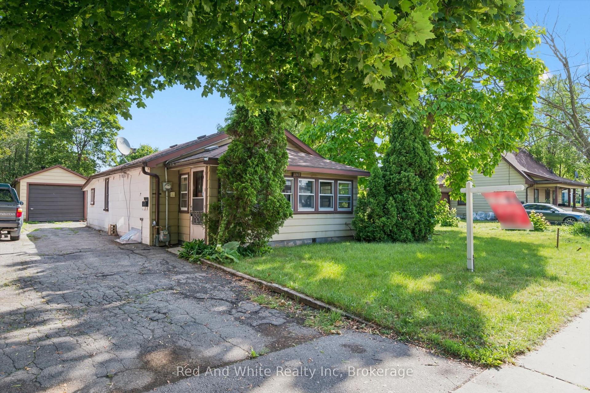 1267 Hamilton Street, Cambridge — Detached for sale, photo 1