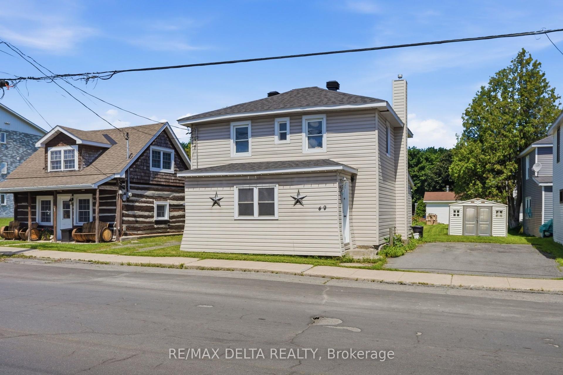 49 Lochiel Street E, North Glengarry — Detached for sale, photo 1