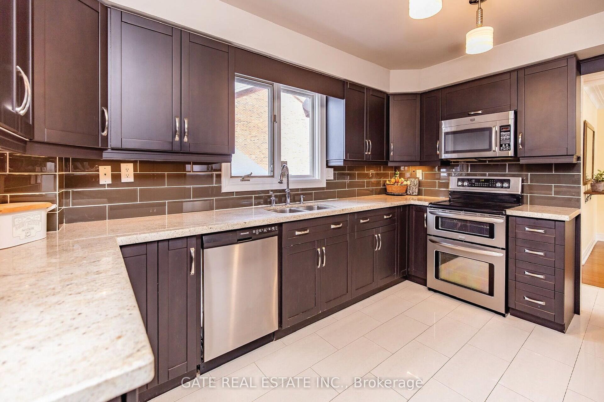 60 Scott Street — photo 1