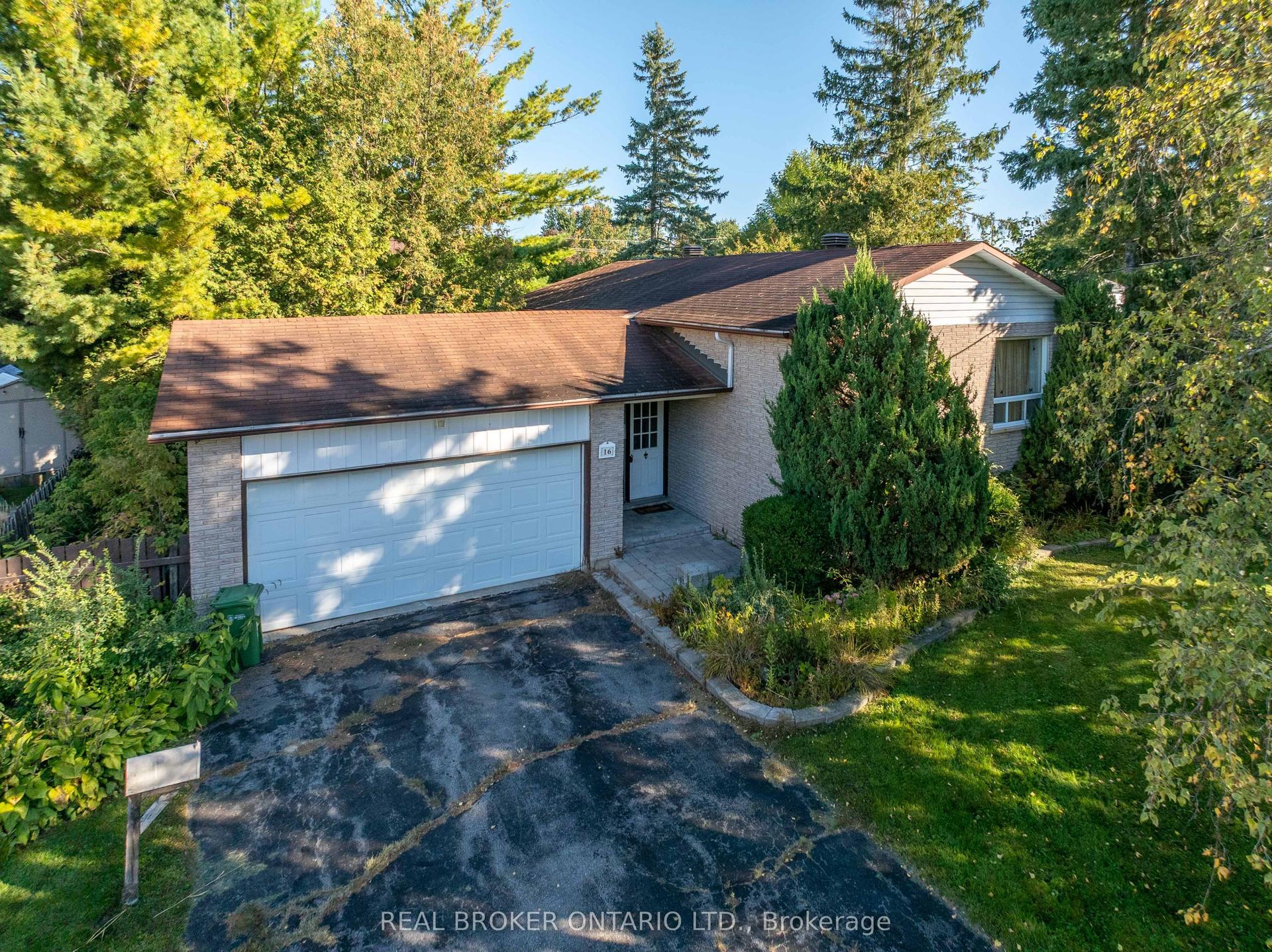 16 Gold Crescent, Russell — Detached for sale, photo 1