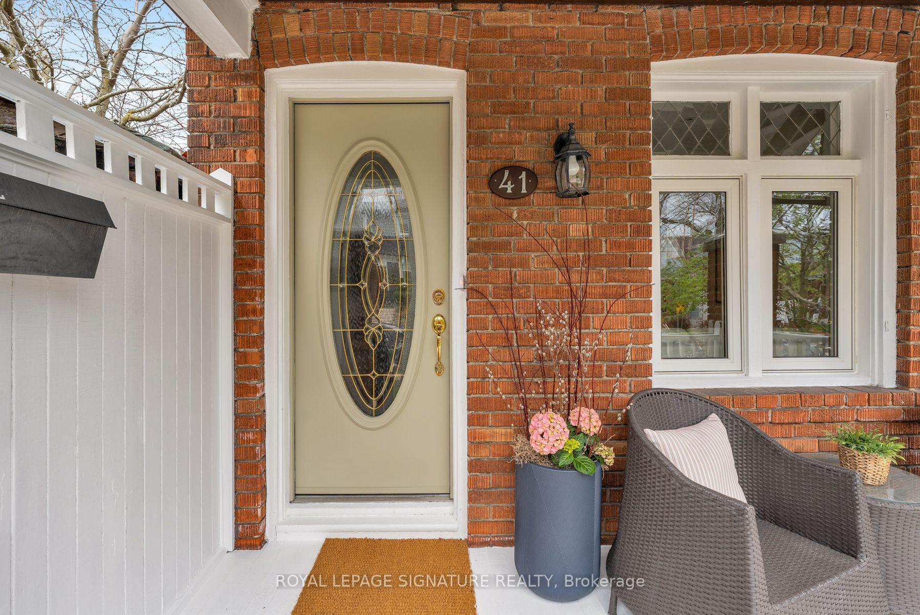 41 Firstrbooke Road — photo 1