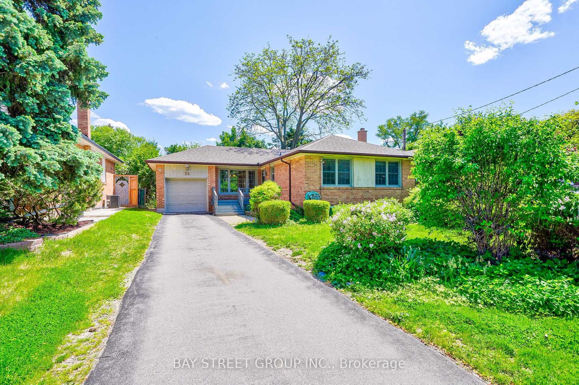 35 Camwood Crescent — photo 1