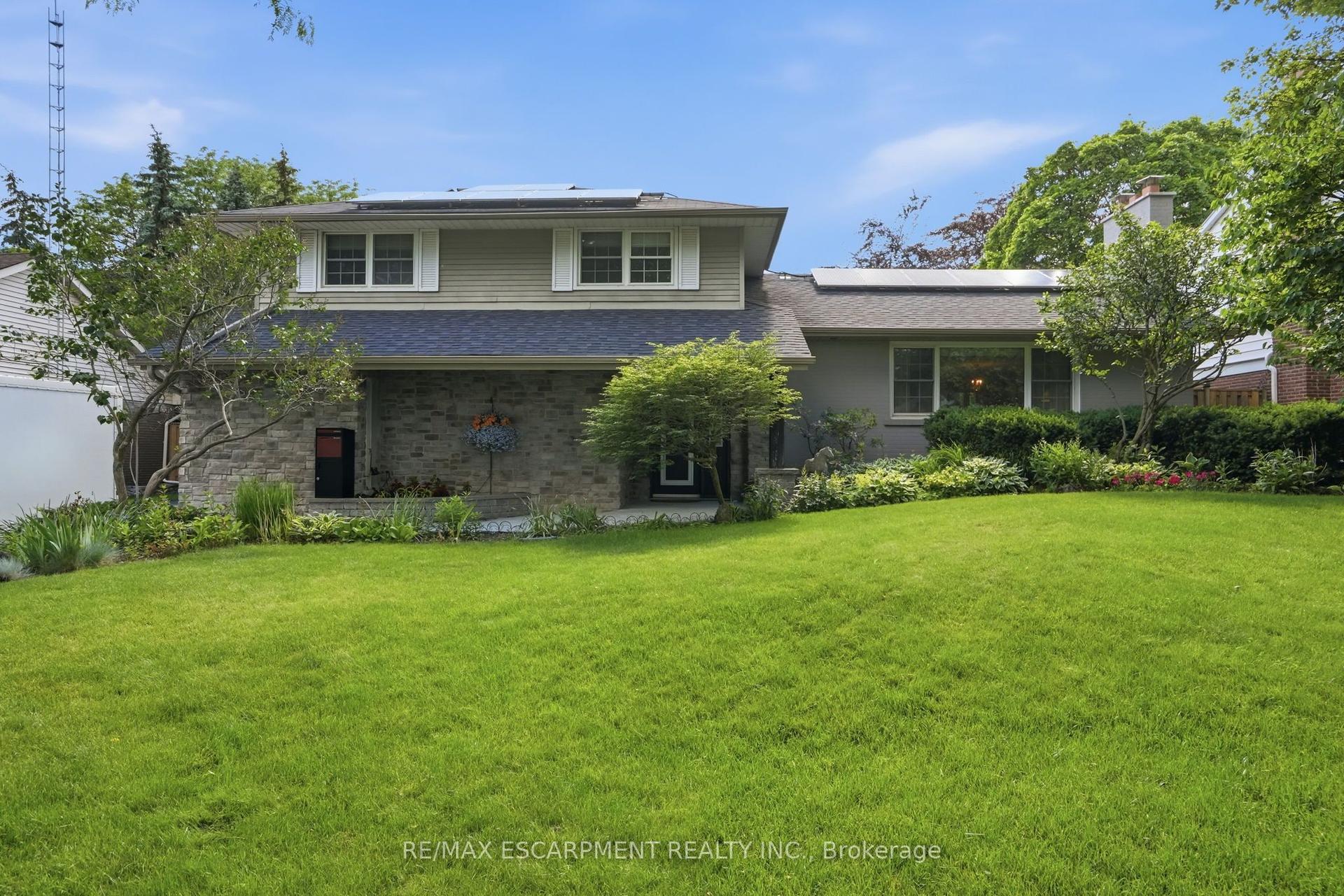1321 Fairway Court, Burlington — Detached for sale, photo 1