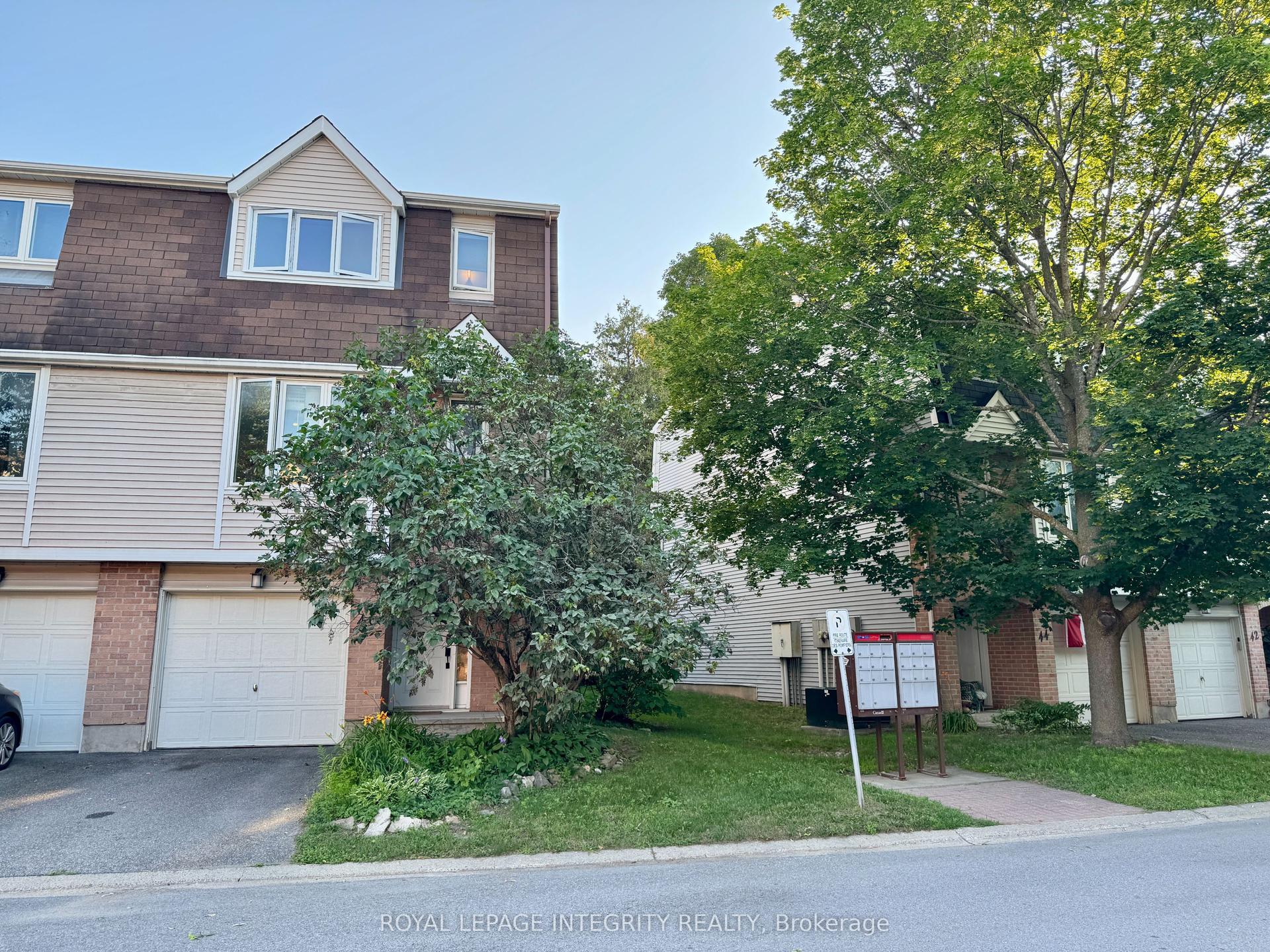 46 LIGHTFOOT Place, Kanata — Condo Town for lease, photo 1