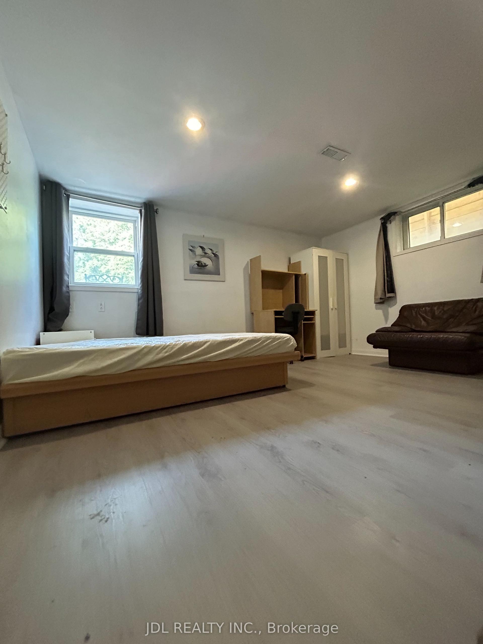 186 Wilfred Ave Avenue Renovated Master Bedroom #Renovated Master Bedroom, Toronto — Detached for lease, photo 1