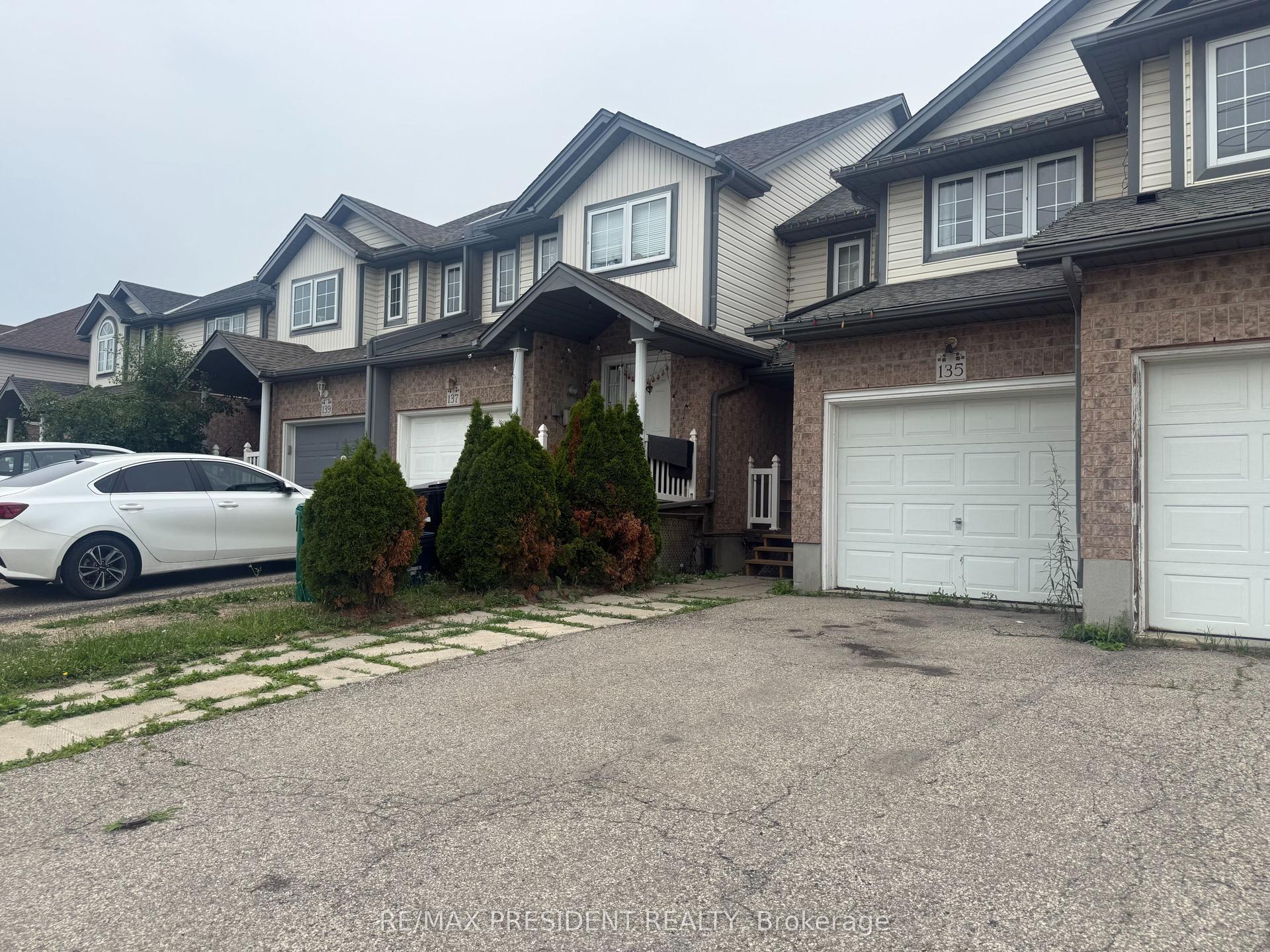 135 Activa Avenue, Kitchener — Townhouse for lease, photo 1