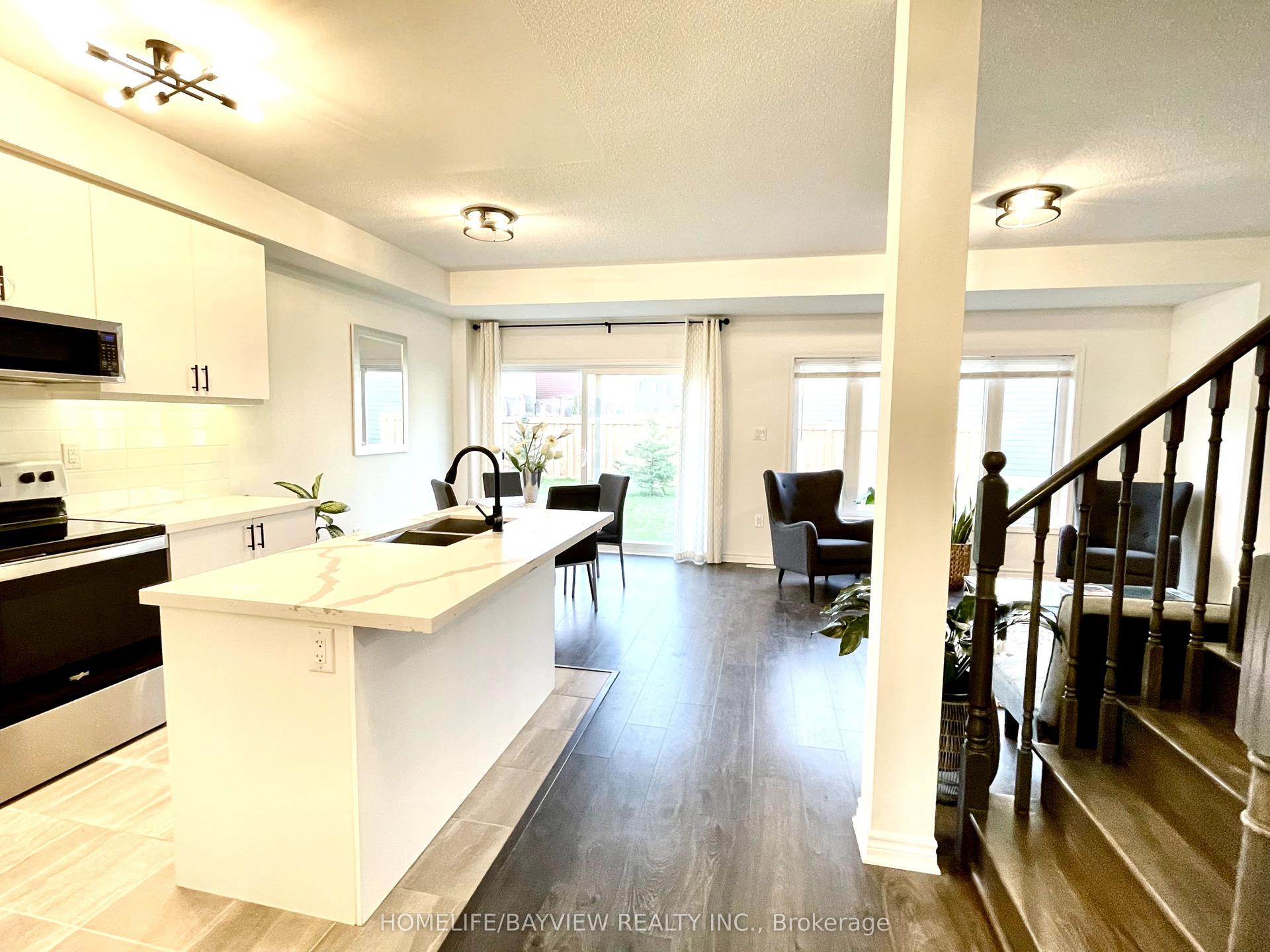 128 Village Gate Drive, Wasaga Beach — Detached for lease, photo 1