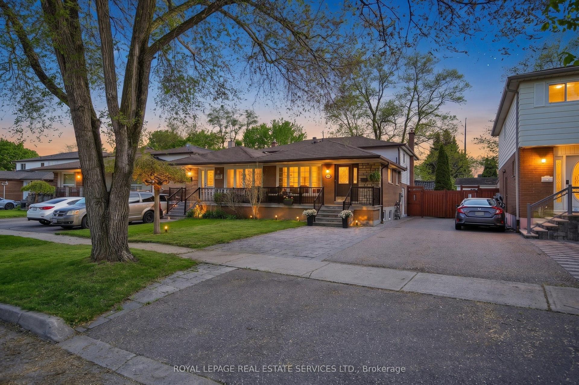 2362 Gareth Road — photo 1