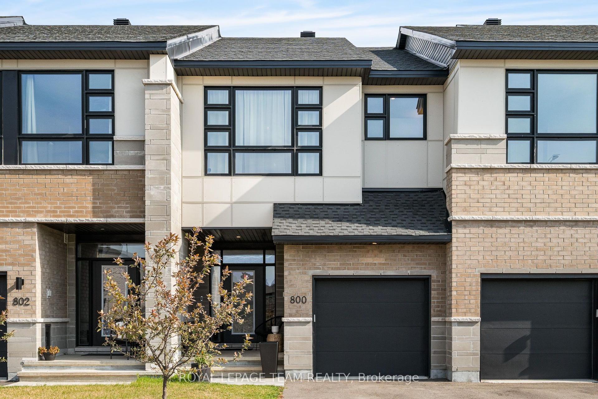 800 Solarium Avenue, Blossom Park - Airport and Area — Townhouse for sale, photo 1