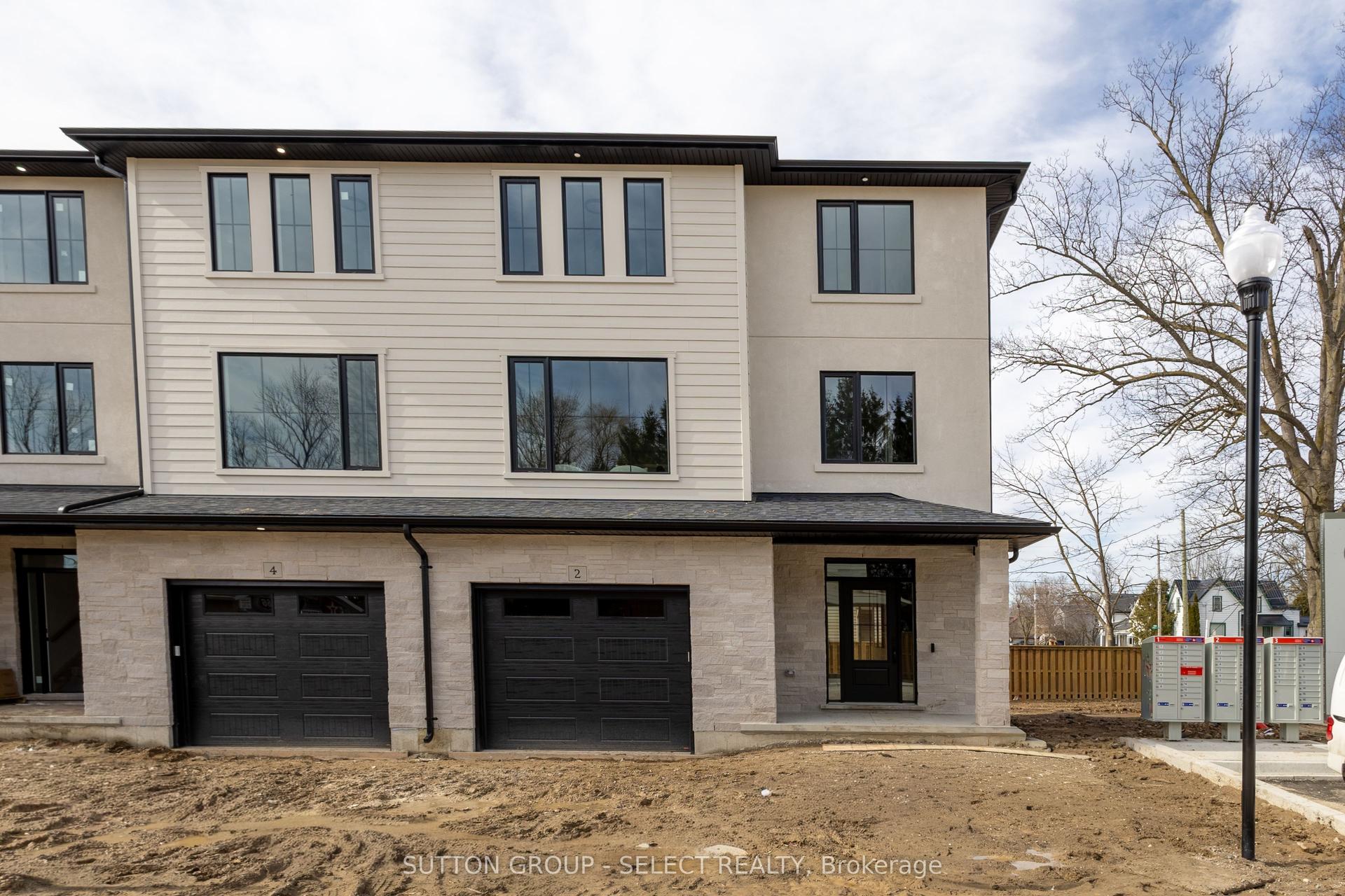 233 Upper Queen Street 2 #2 — photo 1