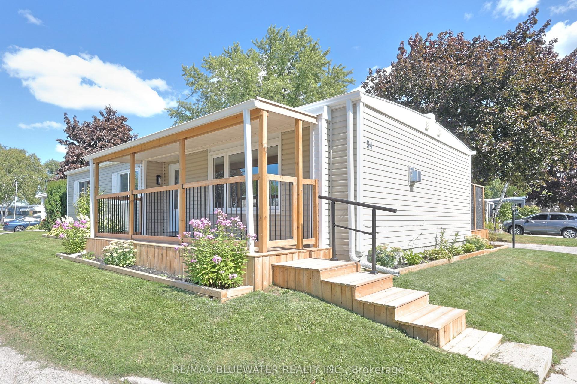 34 Pebble Beach Parkway — photo 1