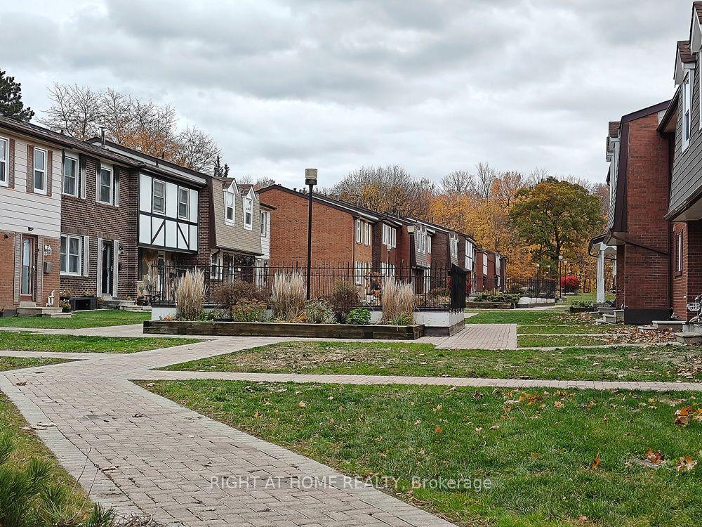 15 Brimwood Boulevard 61 #61 — photo 1