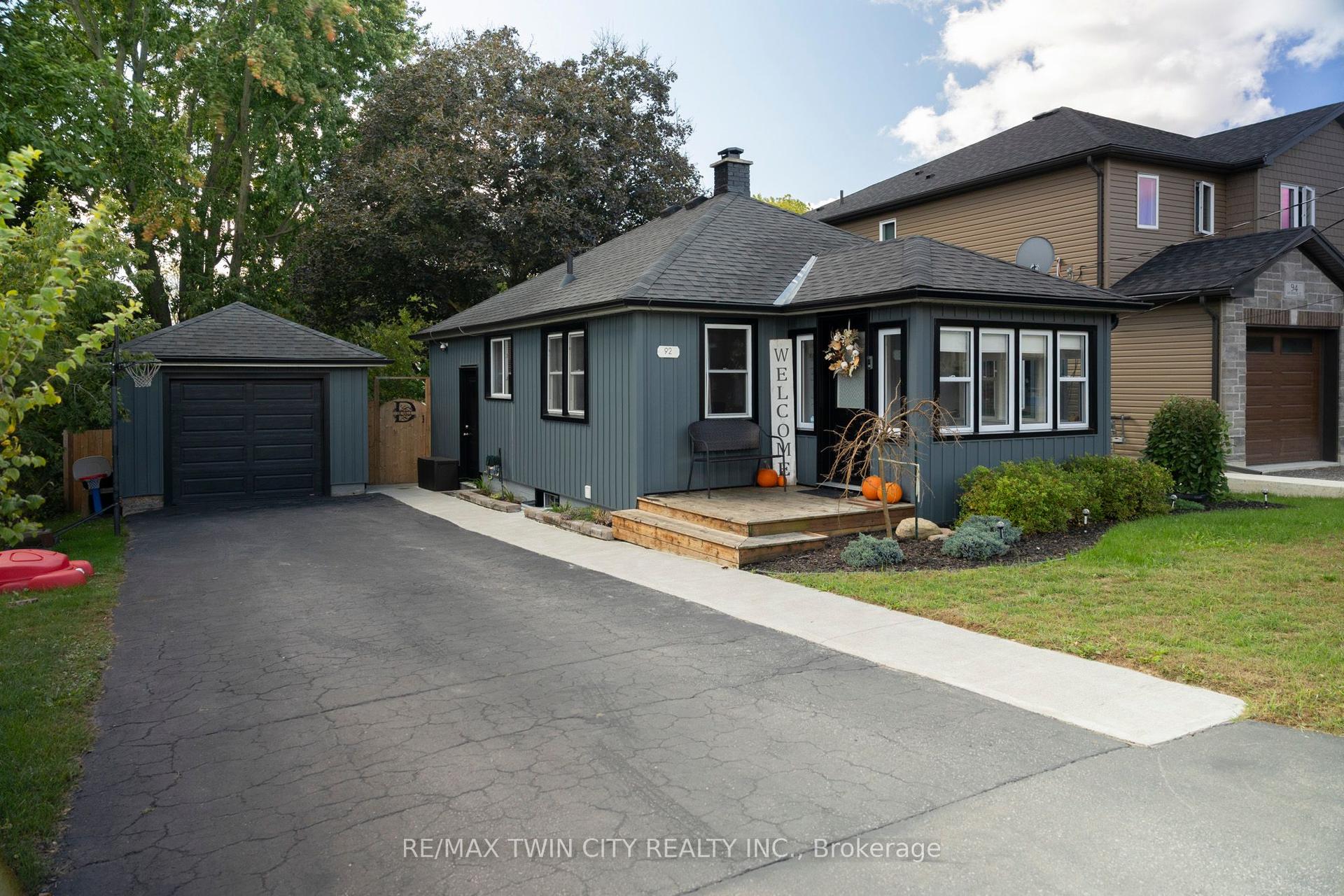 92 SOVEREIGN Street W, Norfolk — Detached for sale, photo 1