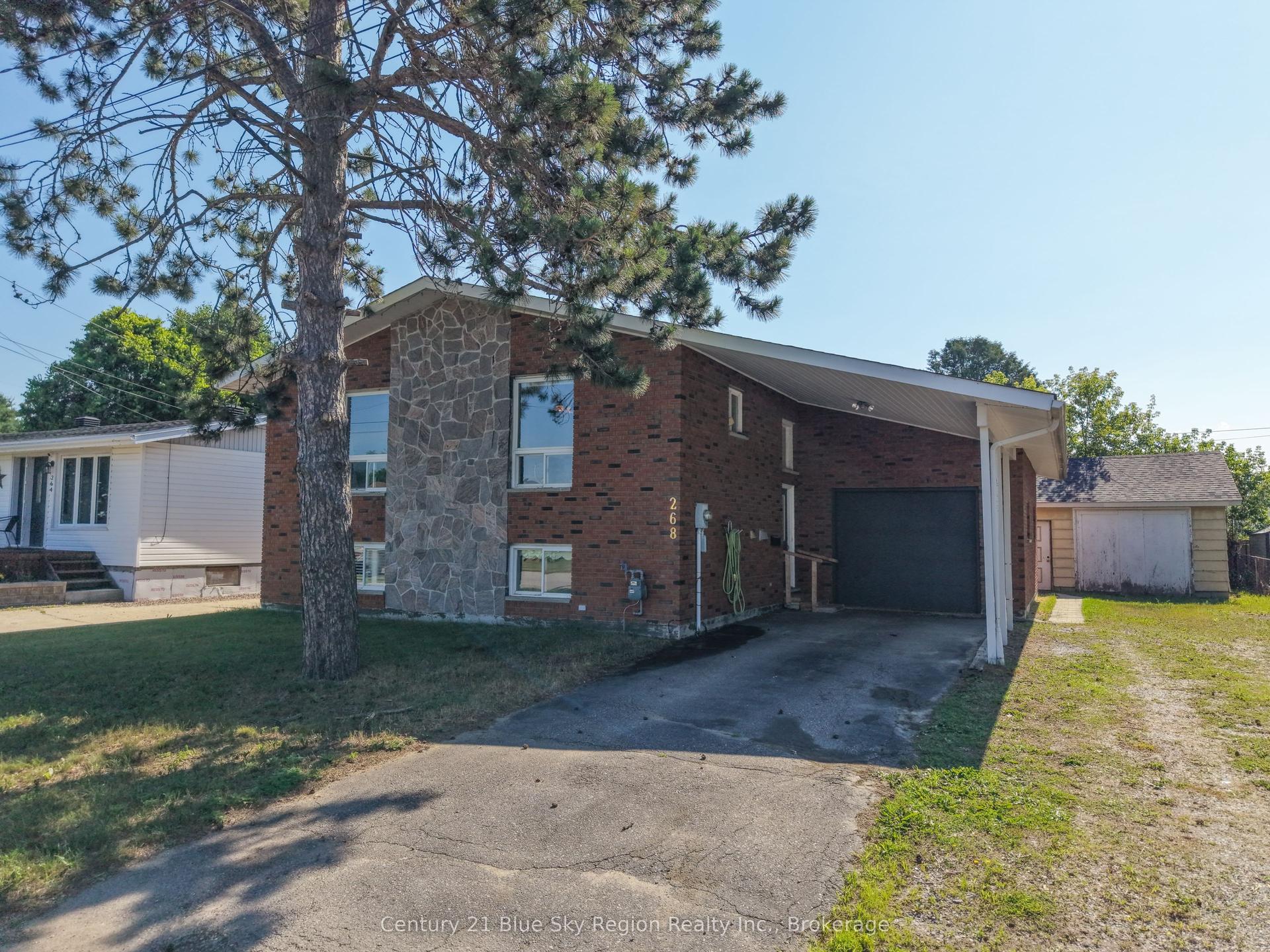 268 Levesque Street, West Nipissing — Detached for sale, photo 1