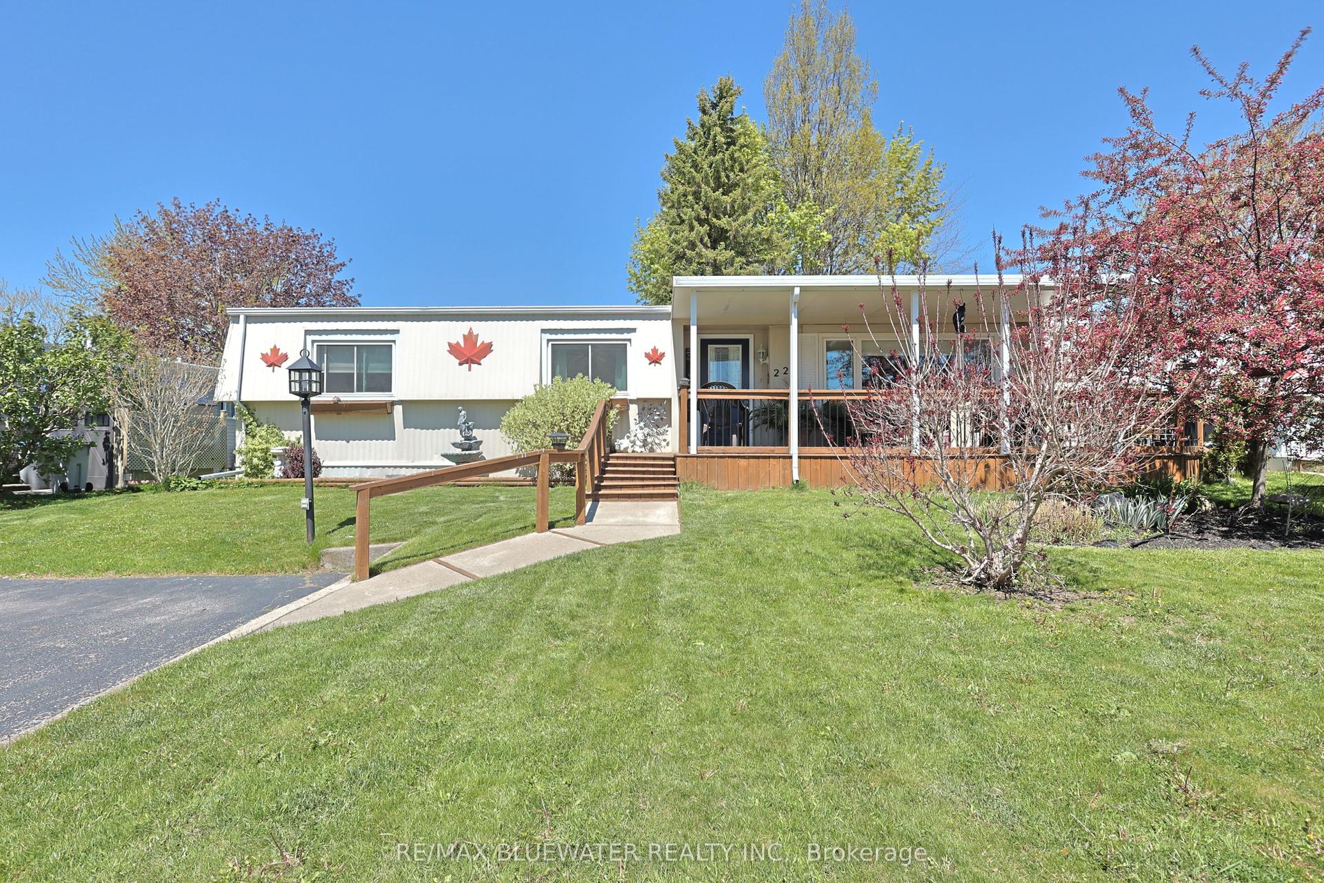 227 Pebble Beach Parkway, South Huron — Detached for sale, photo 1