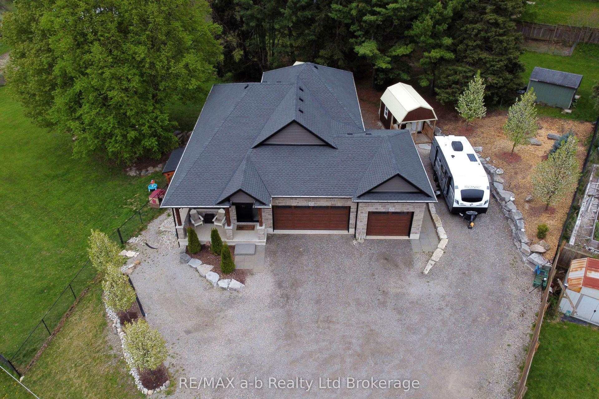 305 Robinson Street, Woodstock — Detached for sale, photo 1