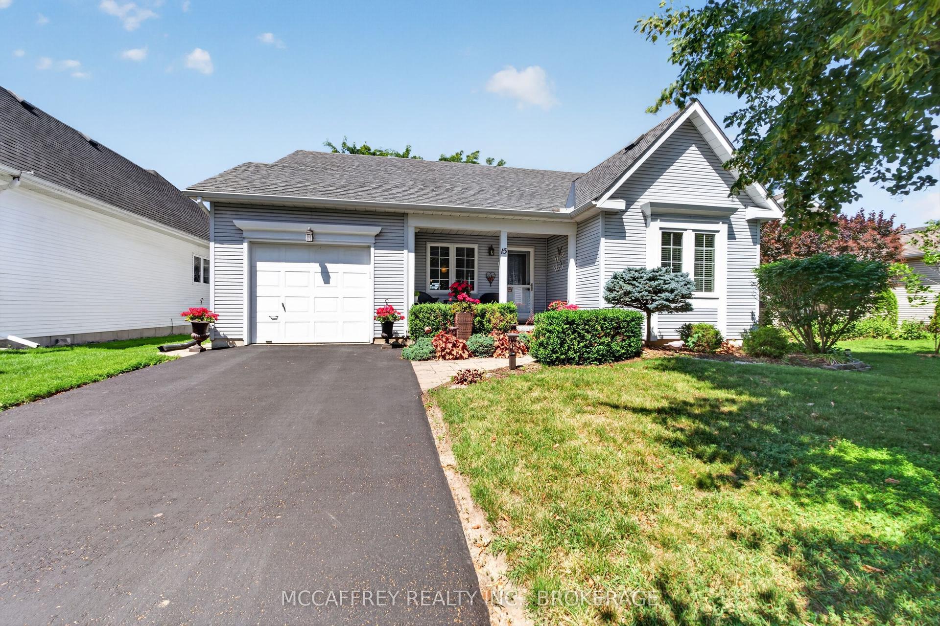 15 Abbey Dawn Drive, Loyalist — Detached for sale, photo 1