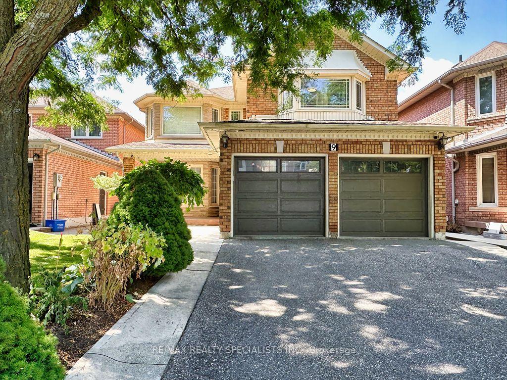 9 Siesta Court, Brampton — Detached for sale, photo 1