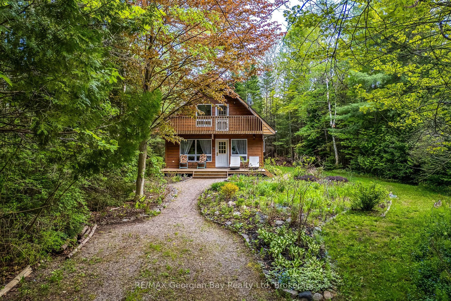 2 Ridout Court, Tiny — Detached for sale, photo 1
