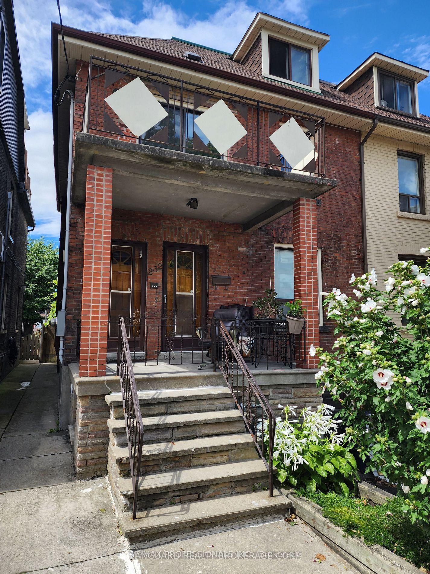 232 Montrose Avenue 2nd Floor #2nd Floor, Toronto — Semi-Detached for lease, photo 1