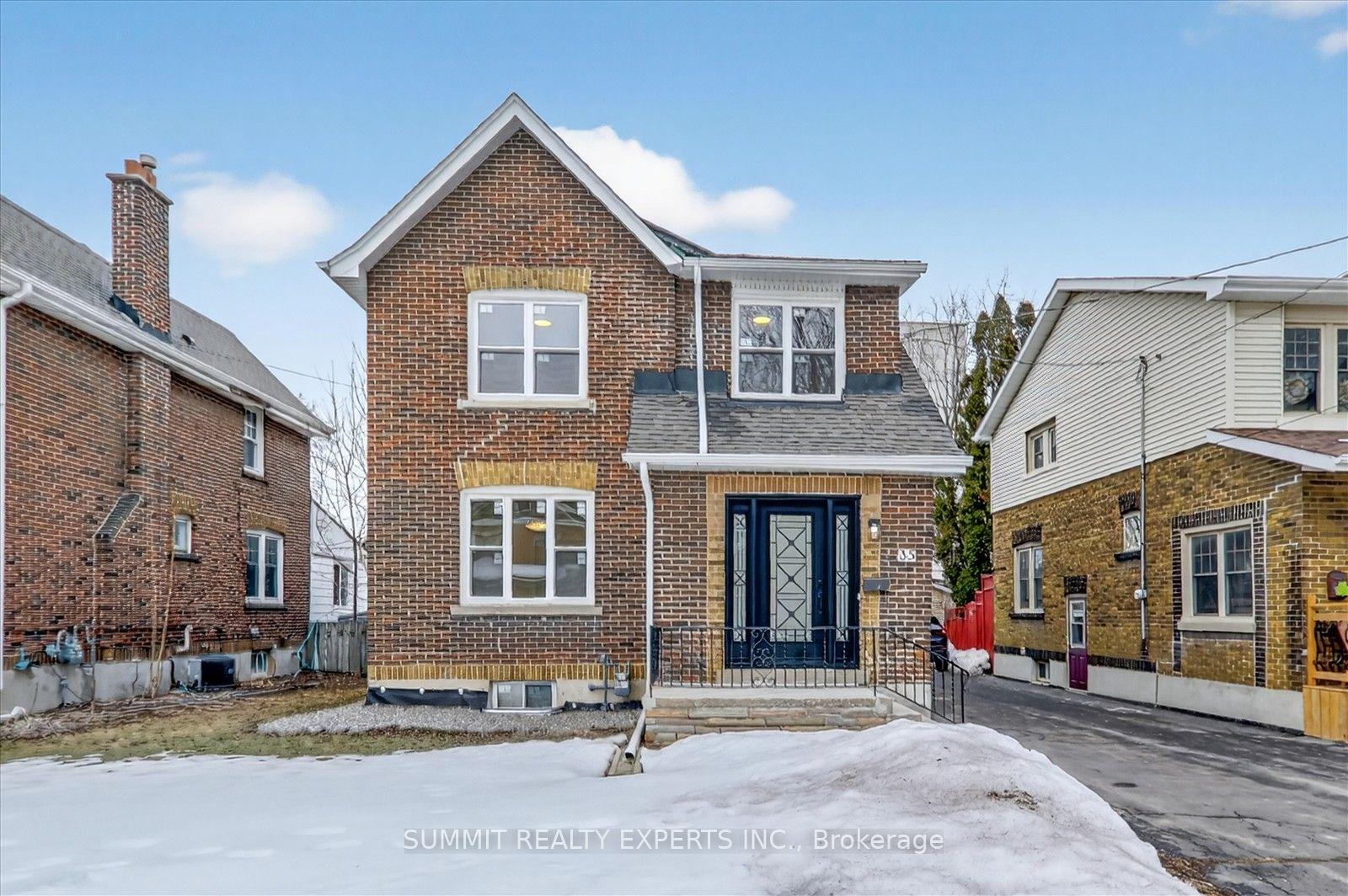 35 Court Street N — photo 1