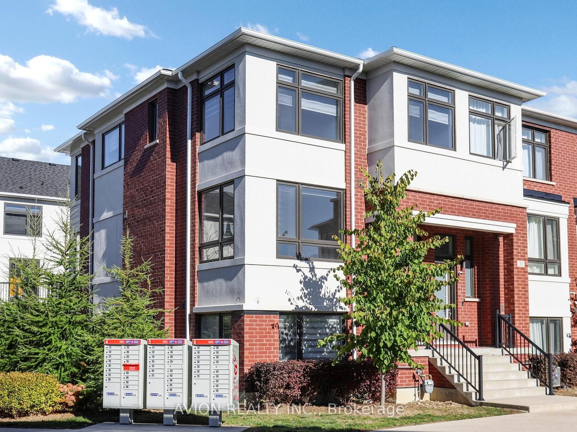 35 Thomas Armstrong Lane, Richmond Hill — Condo Town for sale, photo 1