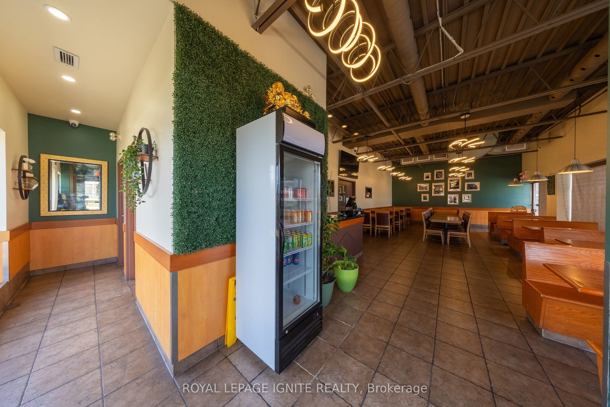 1706 Dundas Street E 1 #1 — photo 1