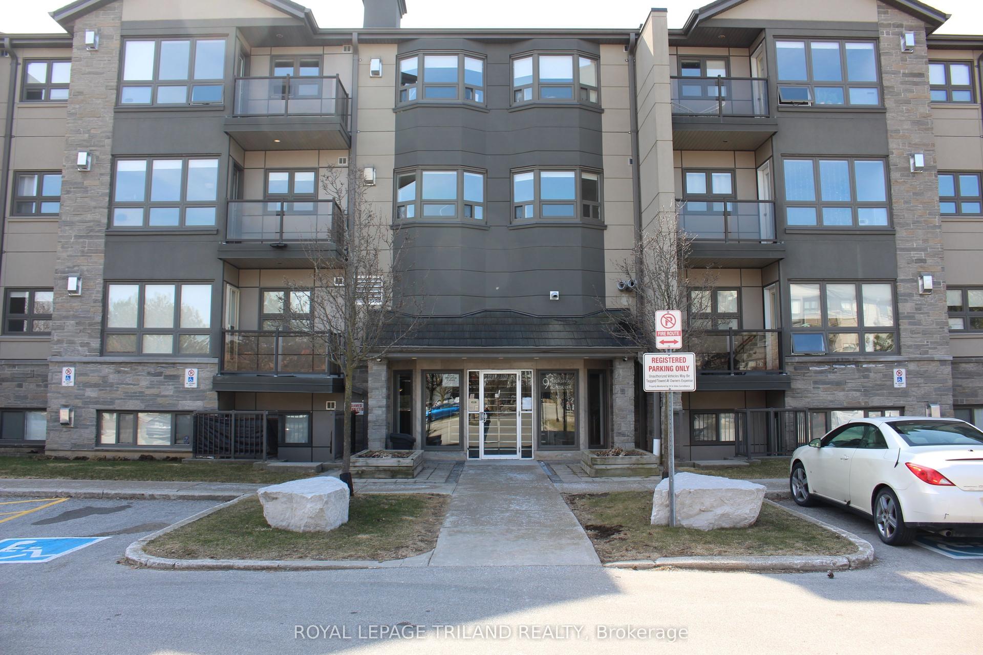 9 Jacksway Crescent 218 #218 — photo 1