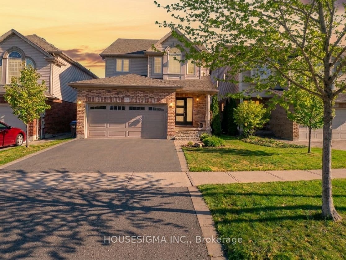 22 Highlands Crescent — photo 1