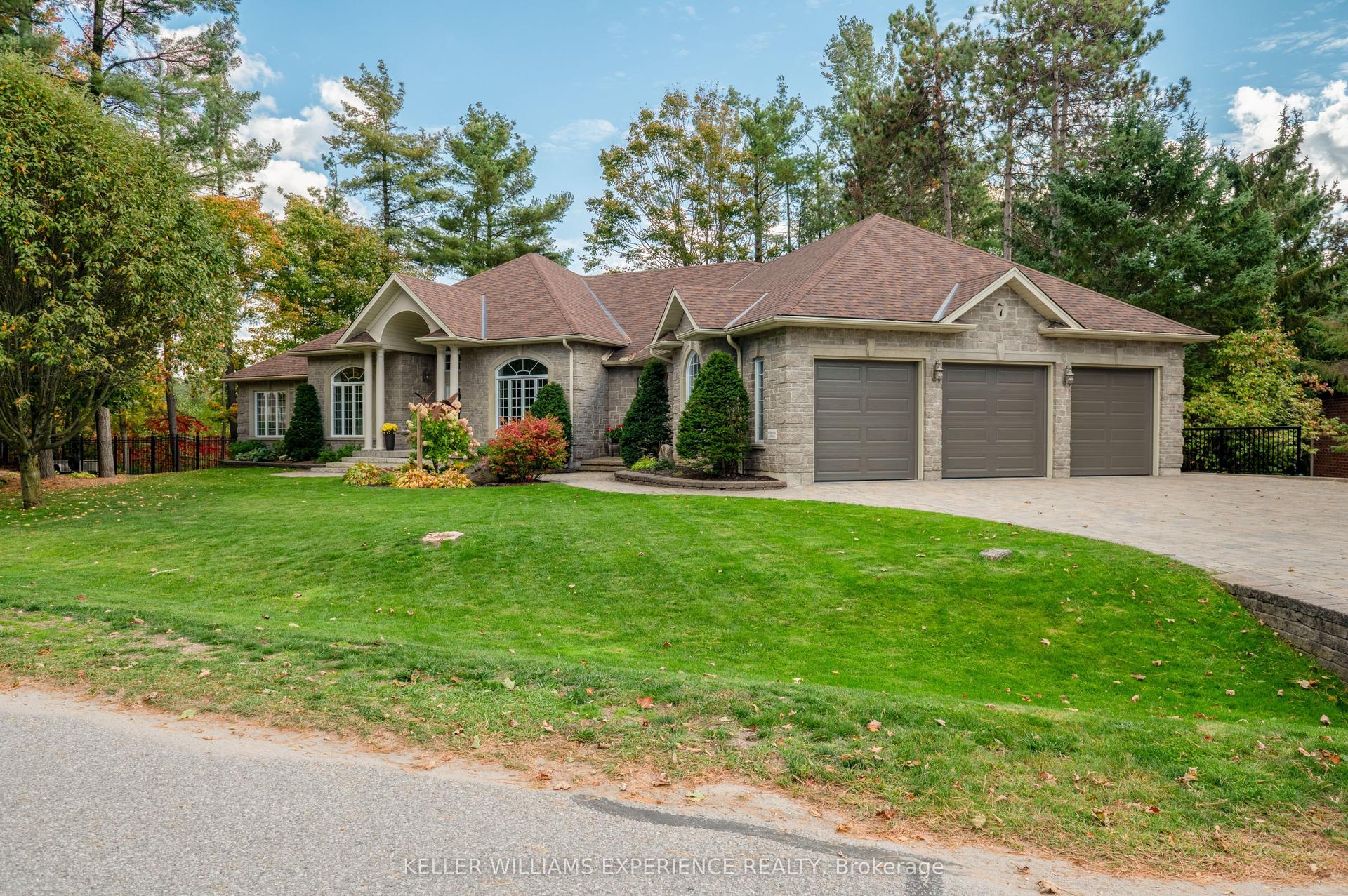 7 Highland Drive — photo 1