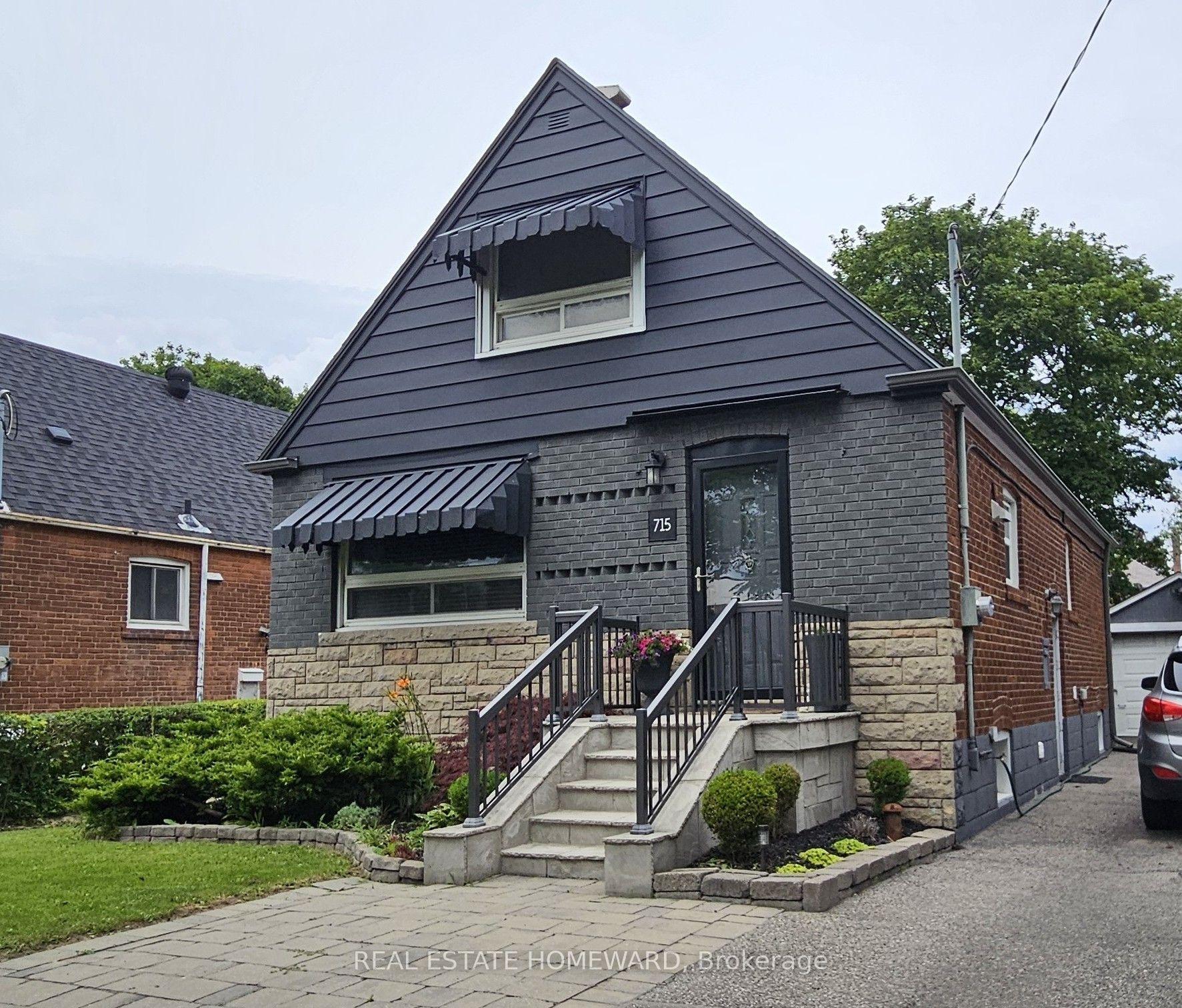 715 Pharmacy Avenue, Toronto — Detached for lease, photo 1