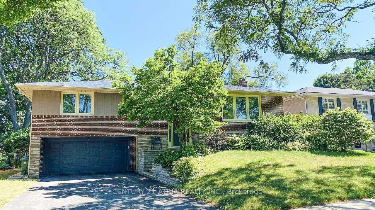 11 Danville Drive, Toronto — Detached for lease, photo 1