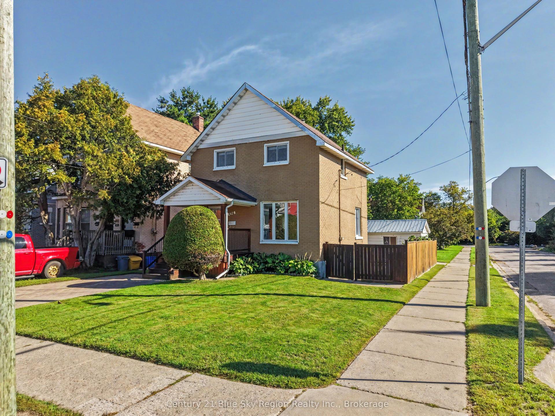 496 First Avenue E, North Bay — Detached for sale, photo 1