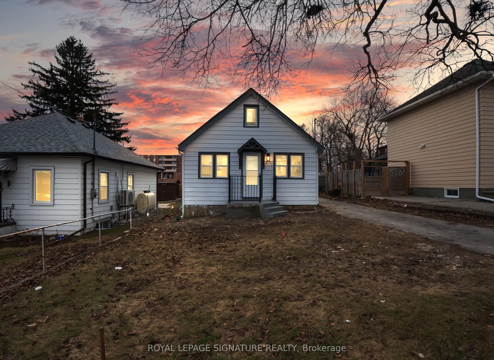 377 Adelaide Avenue W — photo 1