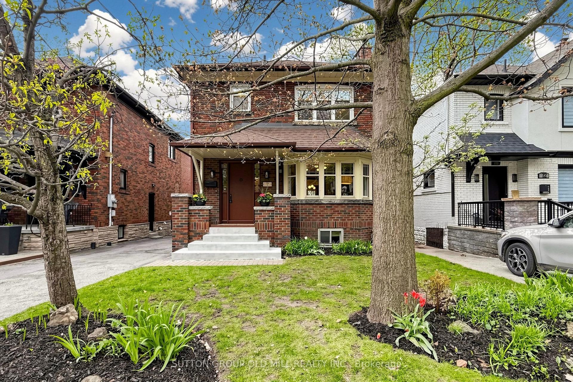 70 Riverview Gardens — photo 1