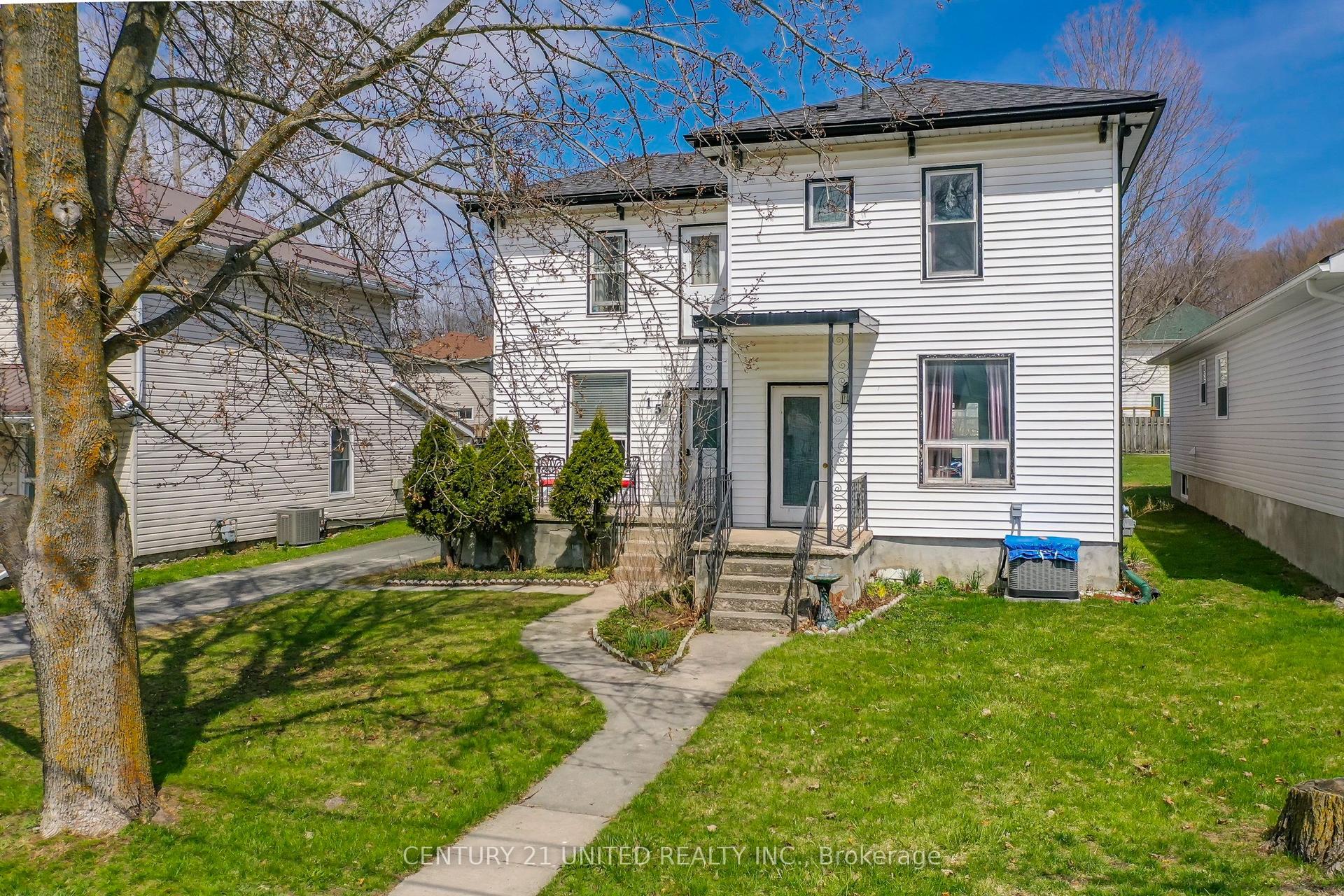 15 Mathison Street E — photo 1