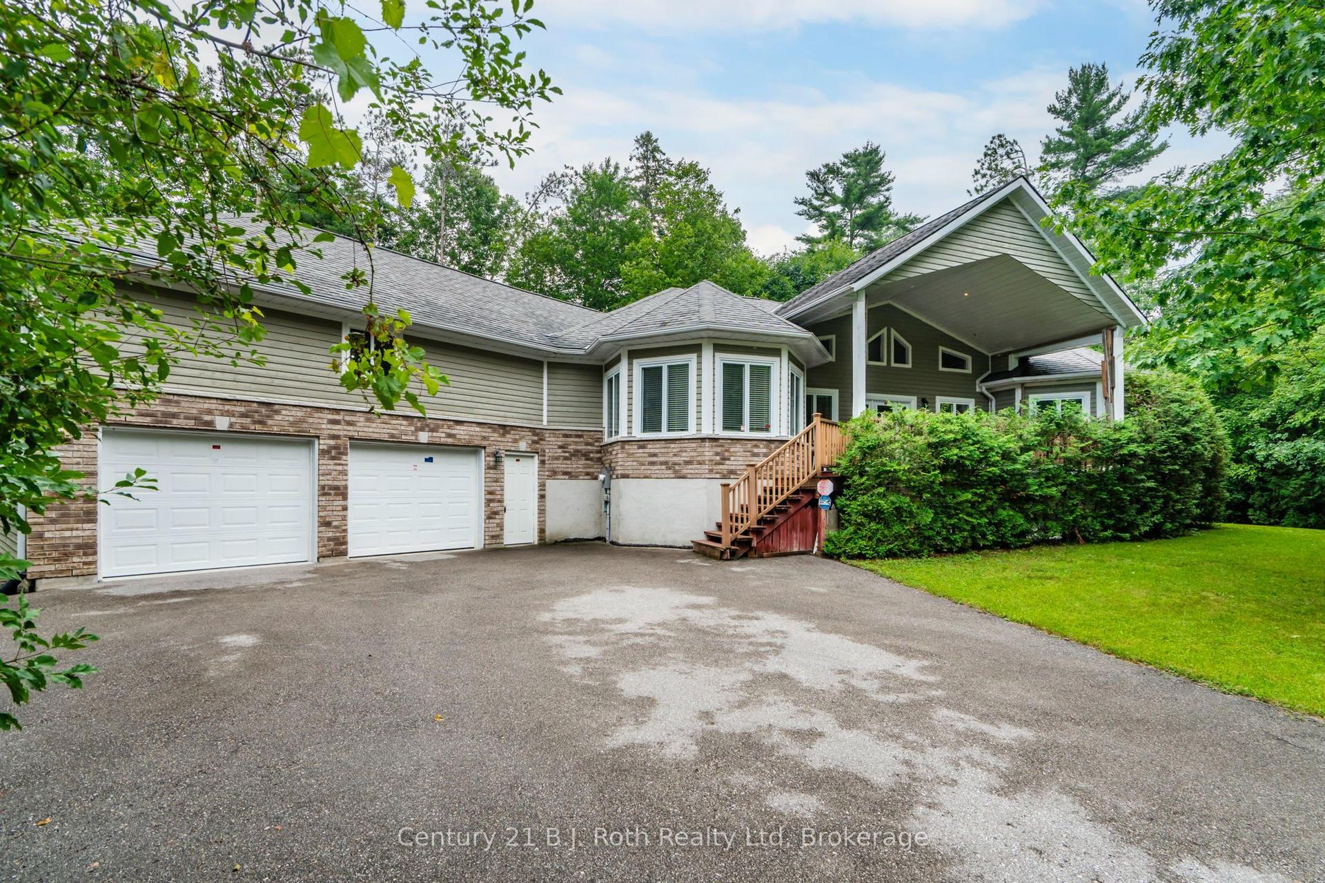 11 Rue Karola Road, Tiny — Detached for sale, photo 1