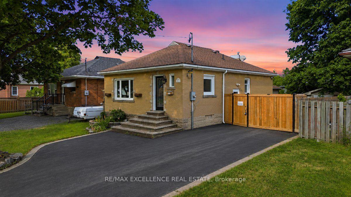 627 Upper Sherman Avenue — photo 1