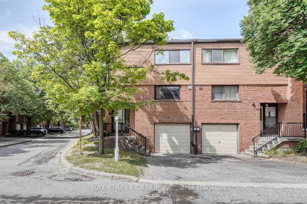 163 Song Meadoway, Toronto — Condo Town for sale, photo 1