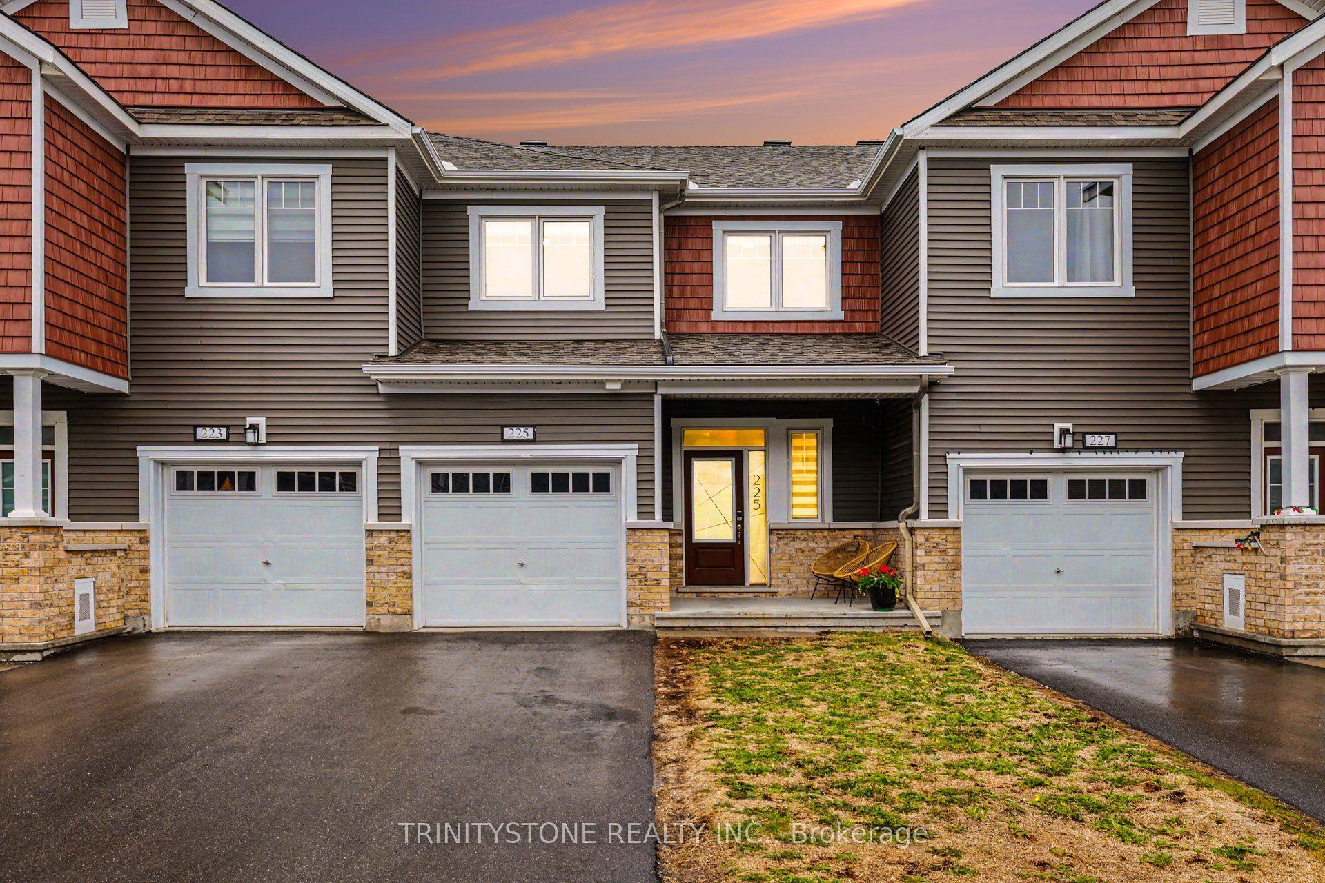 225 Billrian Crescent — photo 1