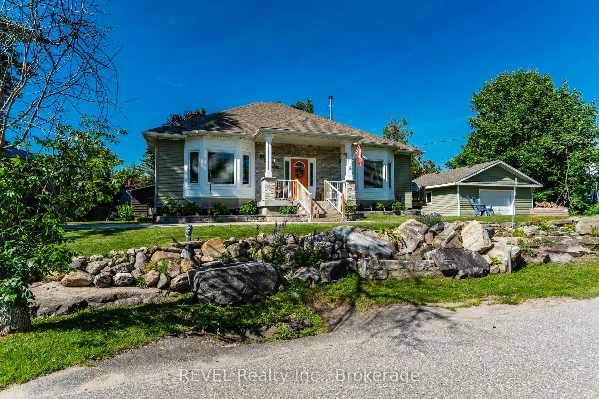 1006 River Street — photo 1