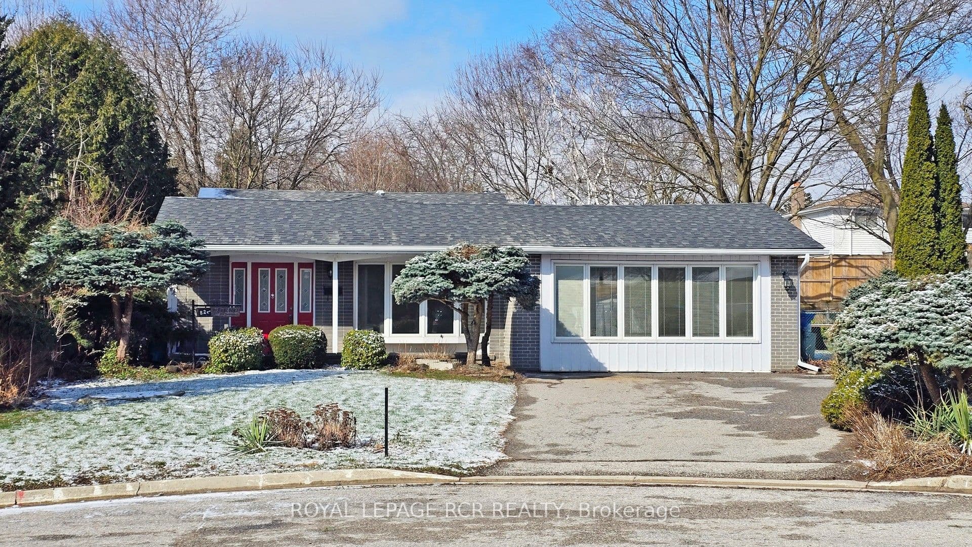 827 Legge Court — photo 1