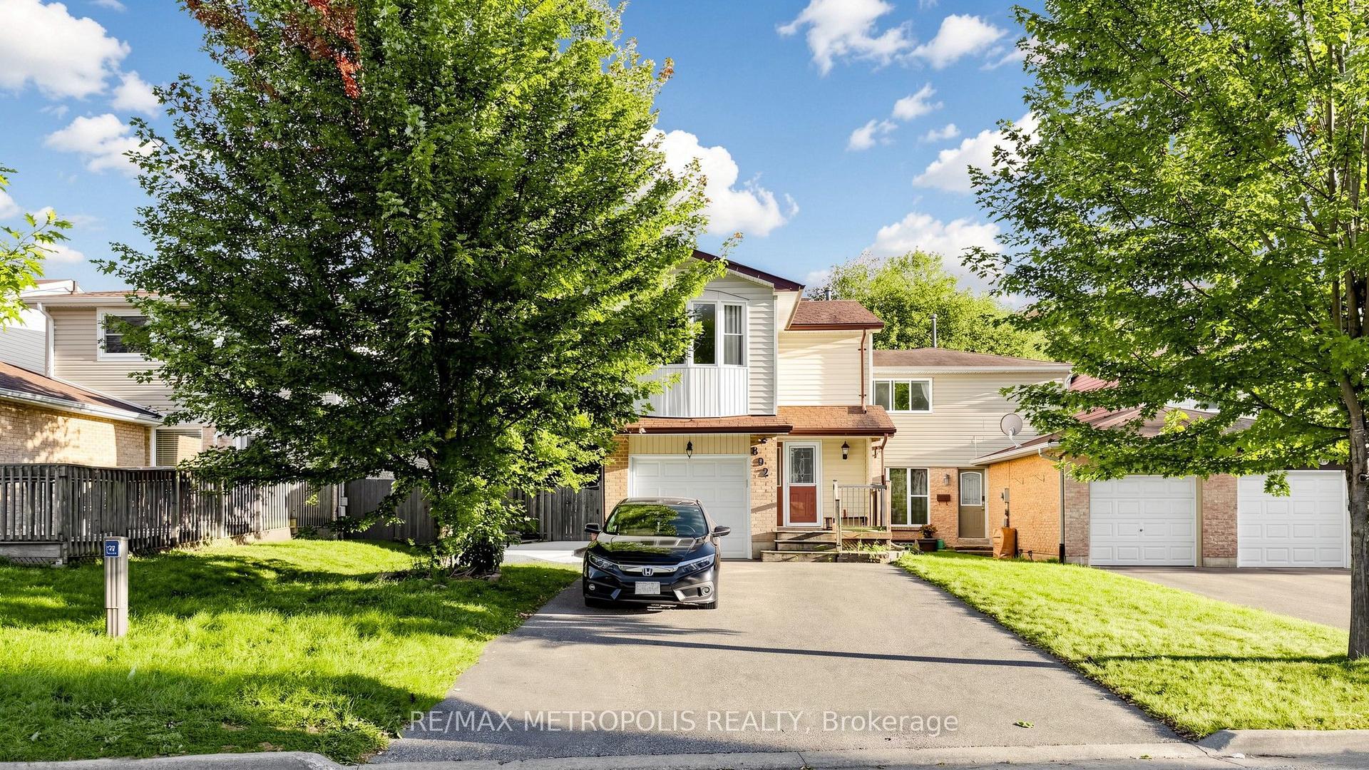 892 Gentry Crescent, Oshawa — Semi-Detached for lease, photo 1
