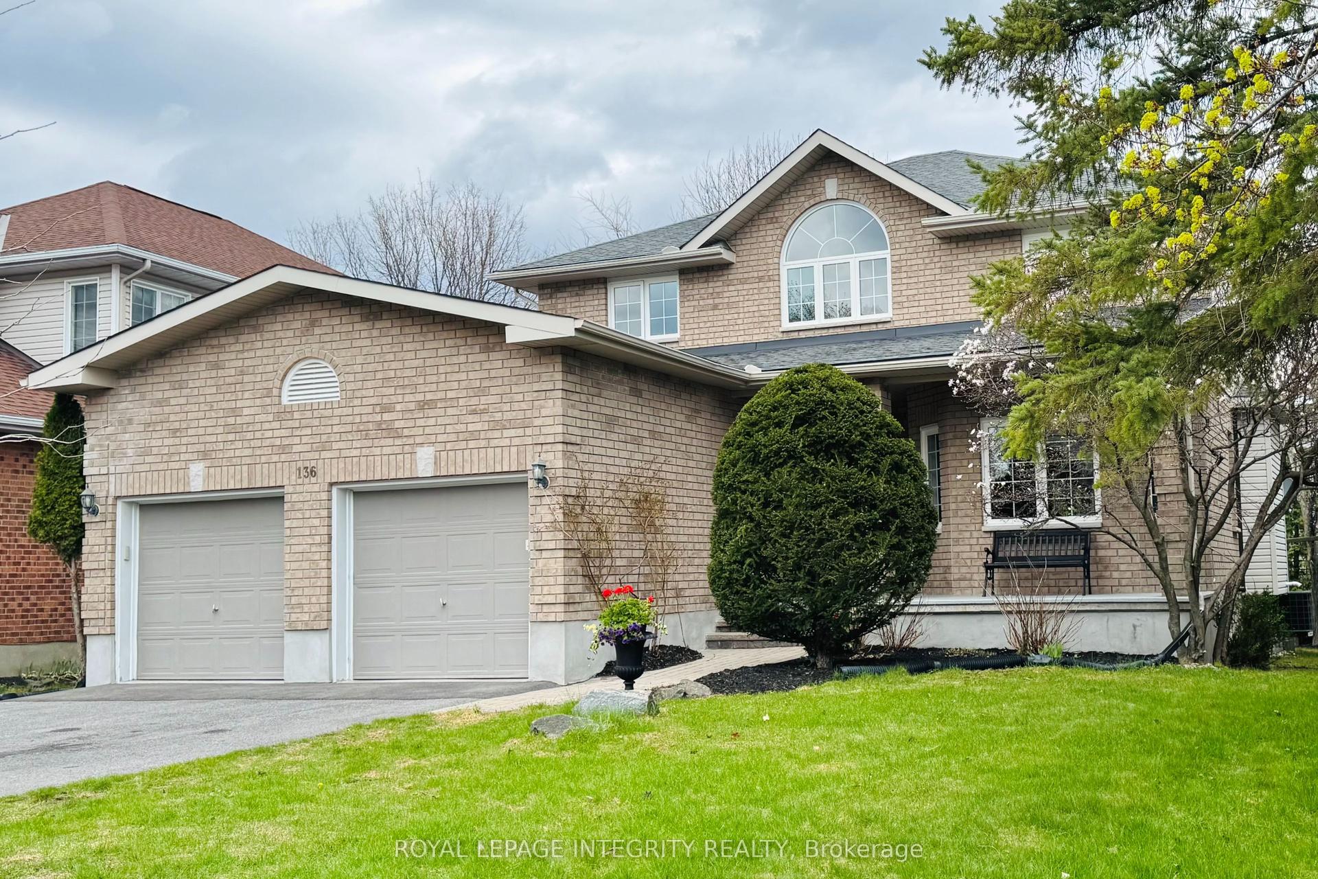 136 Shaughnessy Crescent — photo 1