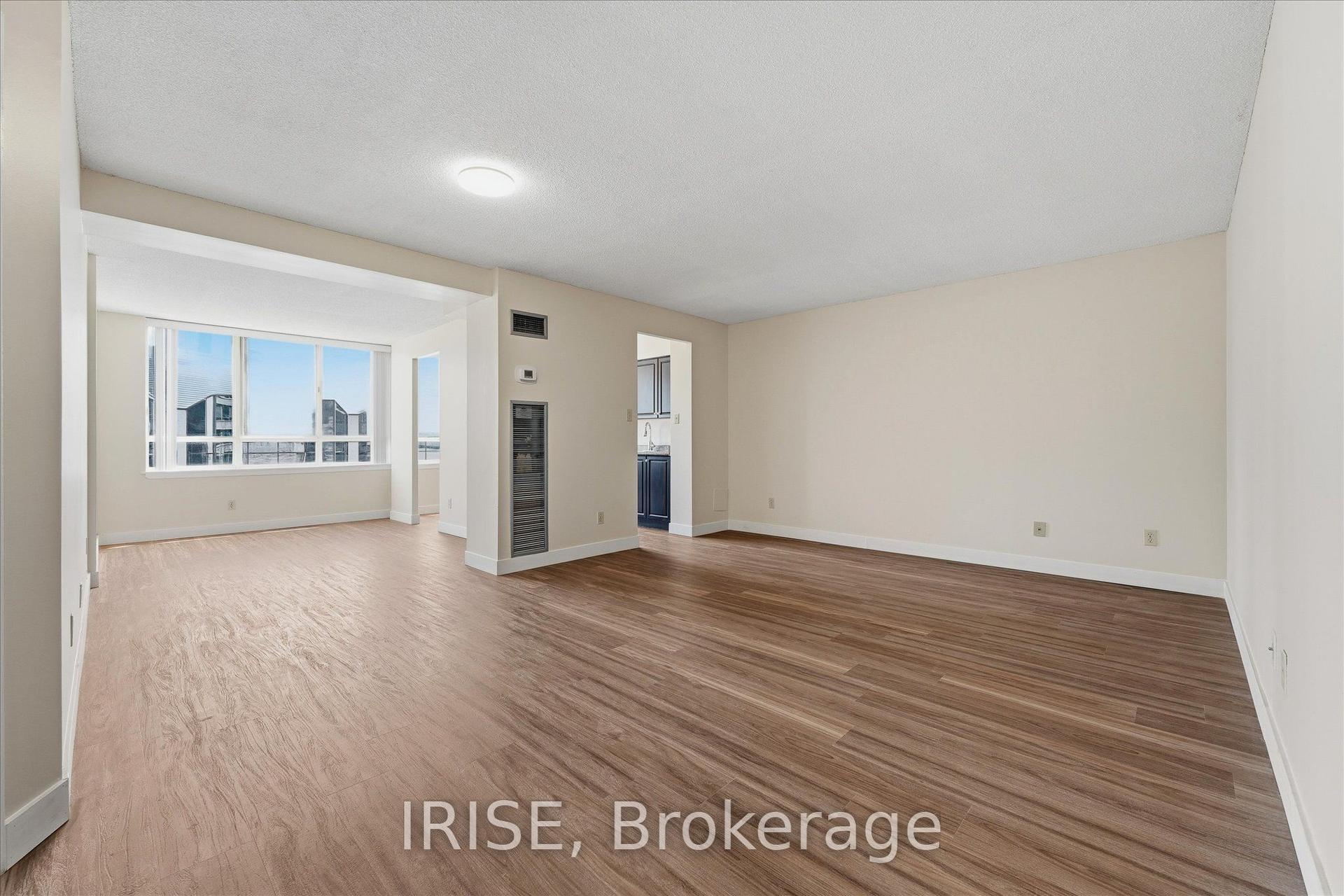 633 Bay Street 1913 #1913 — photo 1