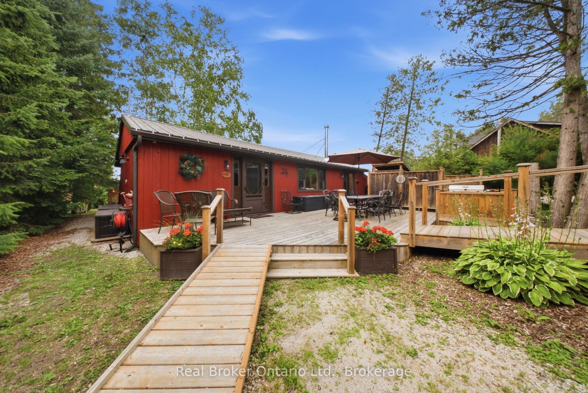 111 Wilson Drive, Georgian Bluffs — Detached for sale, photo 1