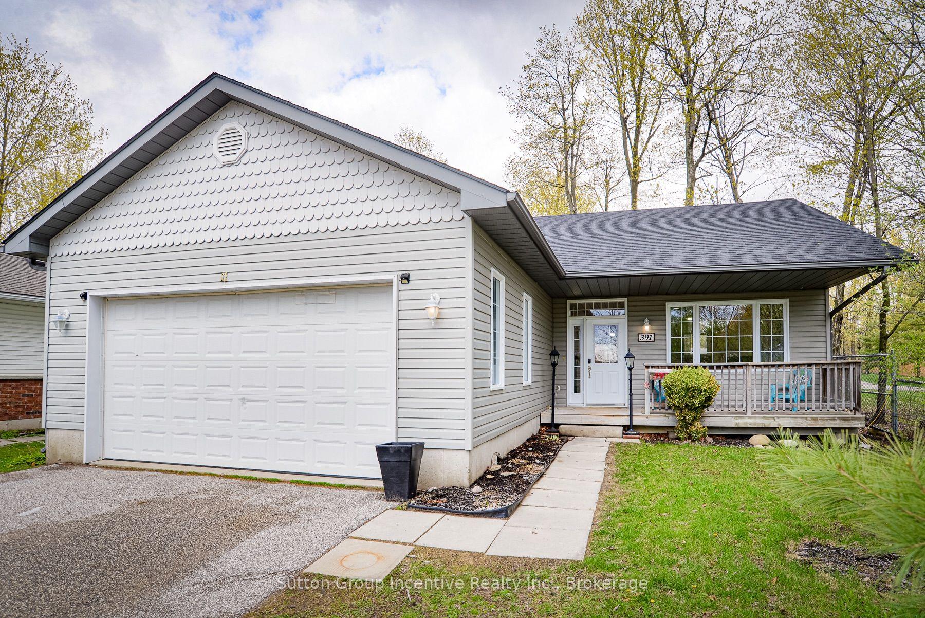 391 Grenville Avenue — photo 1