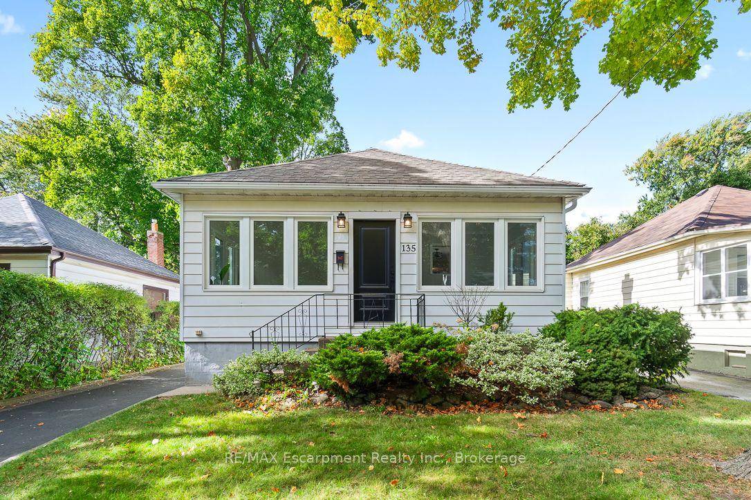 135 DEANE Avenue — photo 1