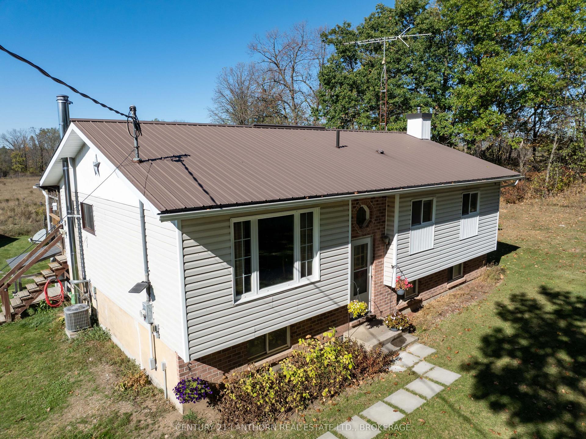895 Ninth Concession Road — photo 1
