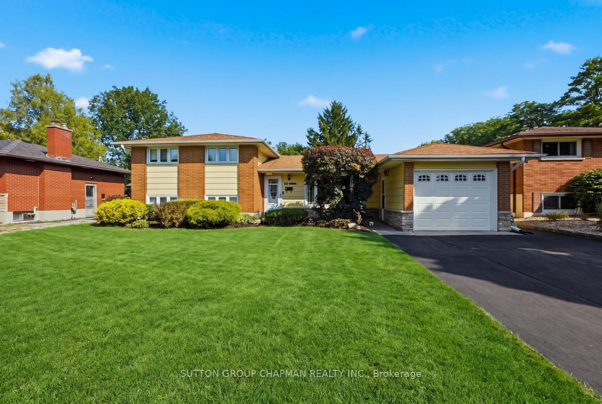 68 Hawkesbury Avenue, London East — Detached for sale, photo 1